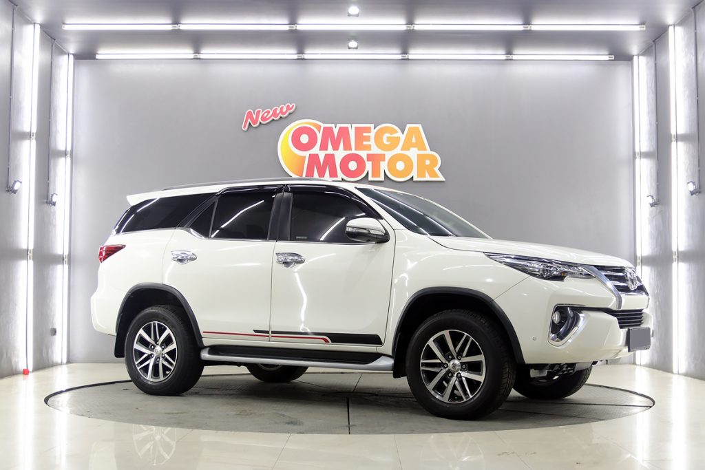 Omega Mobil T. FORTUNER 2.4 VRZ AT (KM 49.346) 